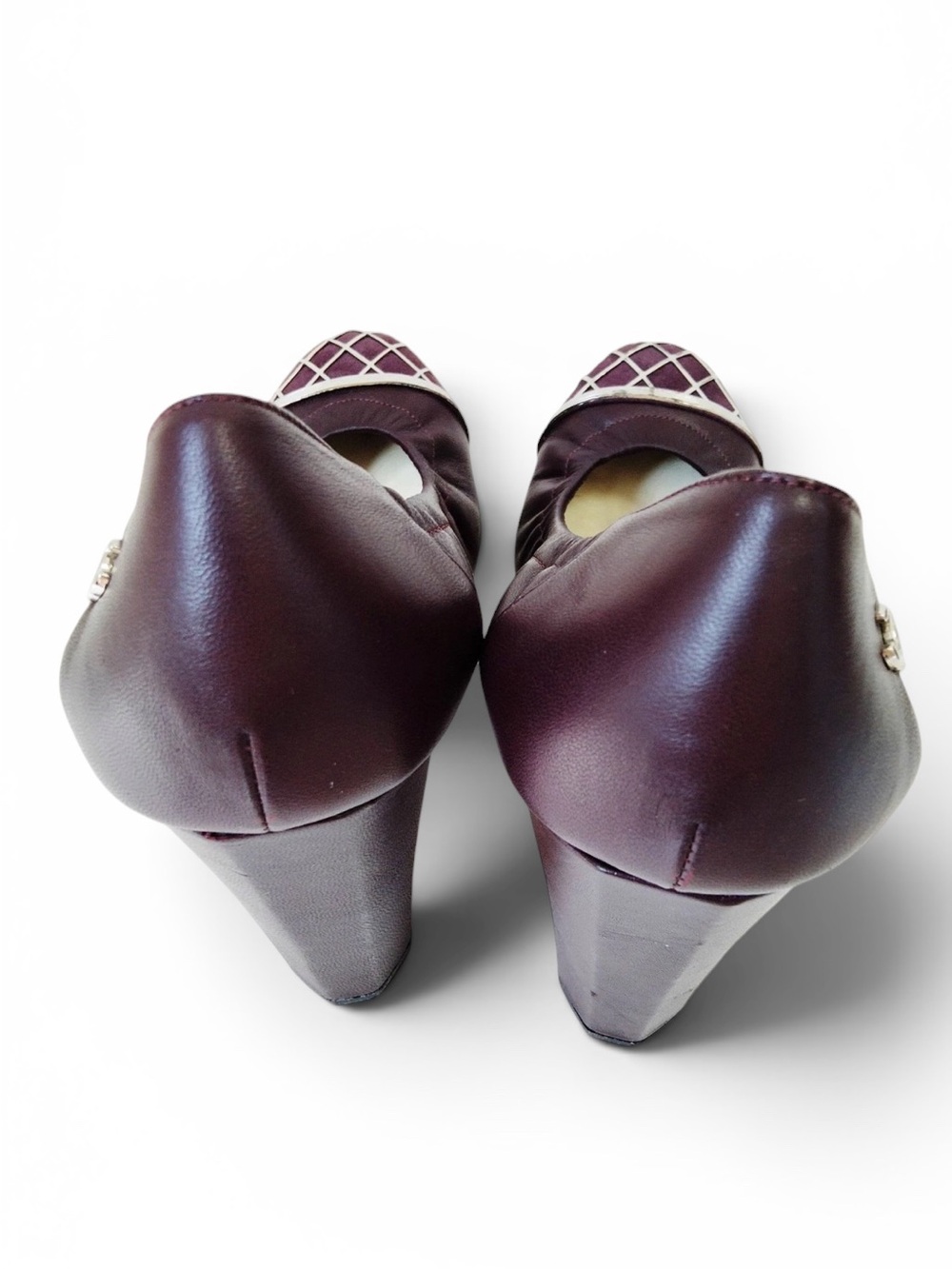 CHANEL Burgundy Quilted Cap-Toe Leather Heels with Gold Accents EU37.5 - Picture 5 of 9